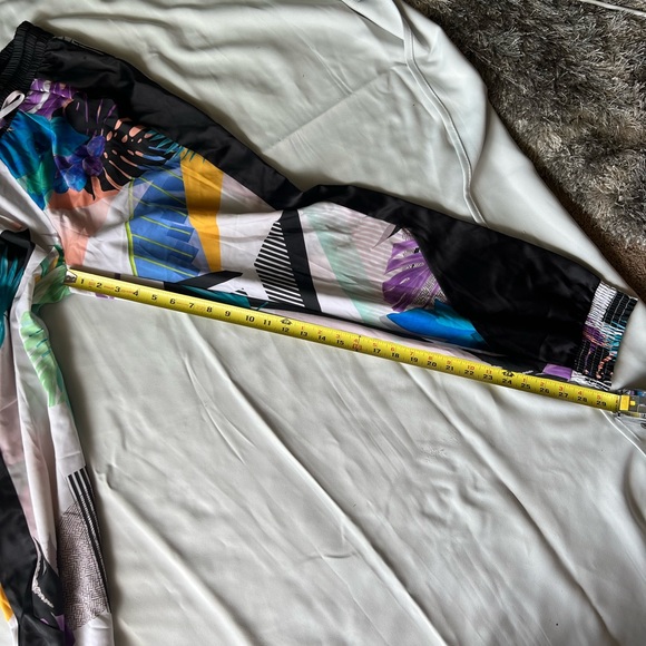 EUC Womens BeBe colorful bright floral long pants size medium - Picture 7 of 12